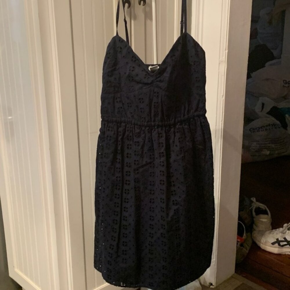 J crew spaghetti strap eyelet mini dress. Worn a‎ few times.